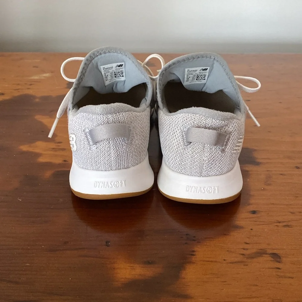 Kids New Balance pull on lace up sneaker gym shoe unisex size 3 grey athletic